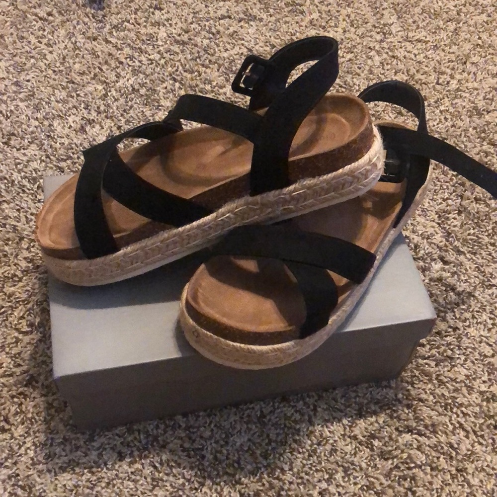 Pierre Dumas Black Platform Sandals